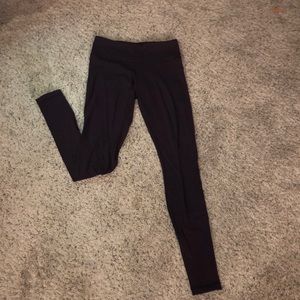 LULULEMON WUNDER UNDER SIZE 6 LEGGINGS